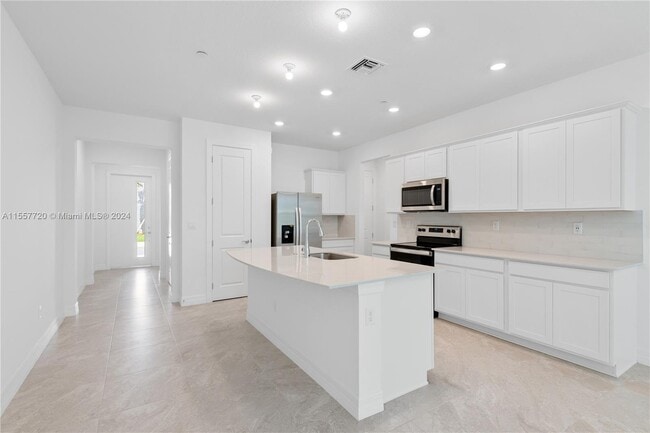 Building Photo - 8344 NW 7th Ct