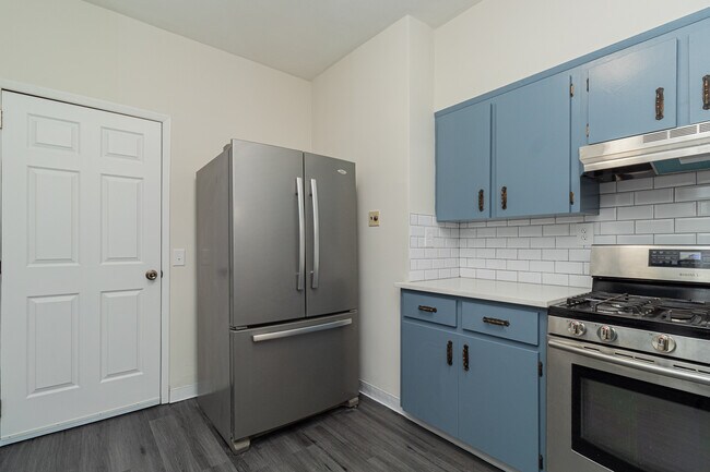 Foto del edificio - 649 Maple Ave