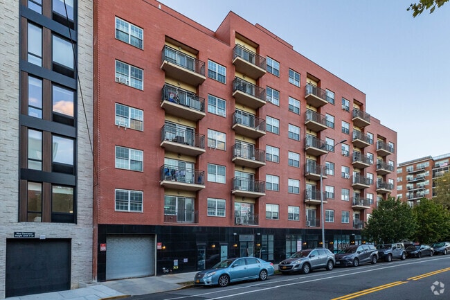 Building Photo - 71-66 Parsons Blvd