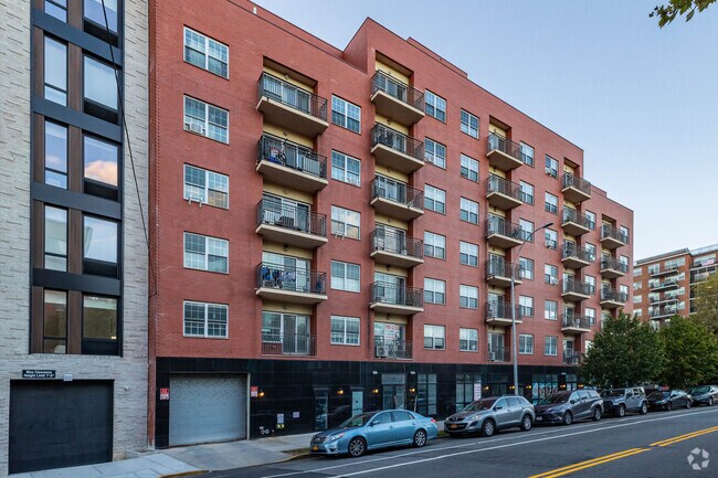 Foto del edificio - 71-66 Parsons Blvd