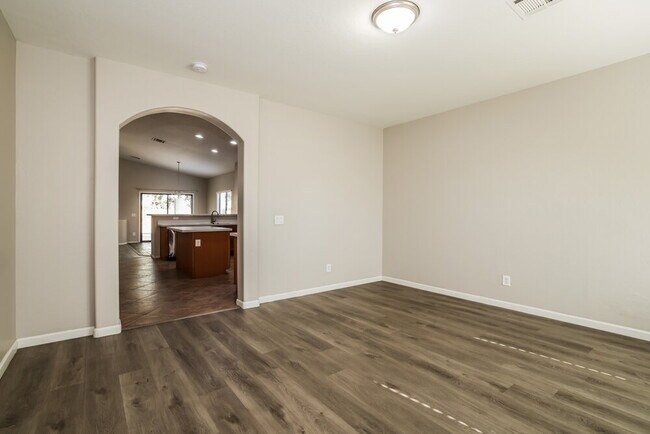 Foto del edificio - 2558 W Lynne Ln