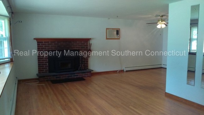 Building Photo - 76 Sunset Dr