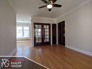 Building Photo - 3815 N Greenview Ave
