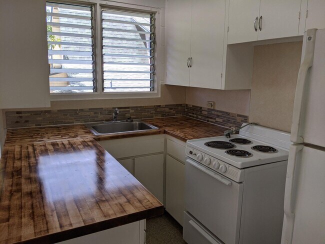 Foto del edificio - $1500 / 1br - Makiki - Matlock Ave - 1 Bedroom, 1 Bathroom, 1 Parking