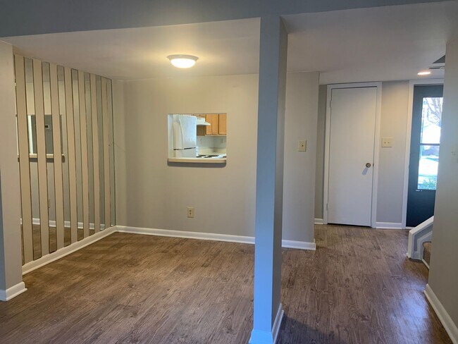 Foto del edificio - 3 BR/2 BA townhouse with neighborhood pool...