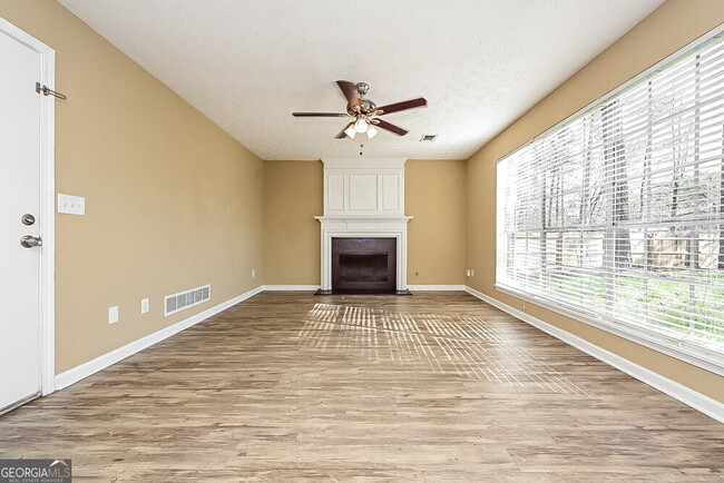 Building Photo - 1341 Birdsong Ln