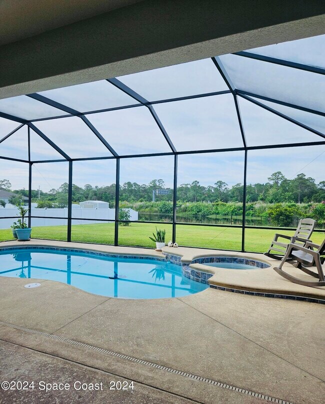 Foto del edificio - 3491 Breezy Point Ln