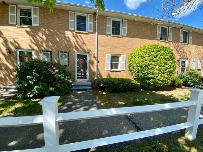 Building Photo - 609 Elmwood Dr