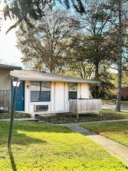 Building Photo - 2421 Madison St