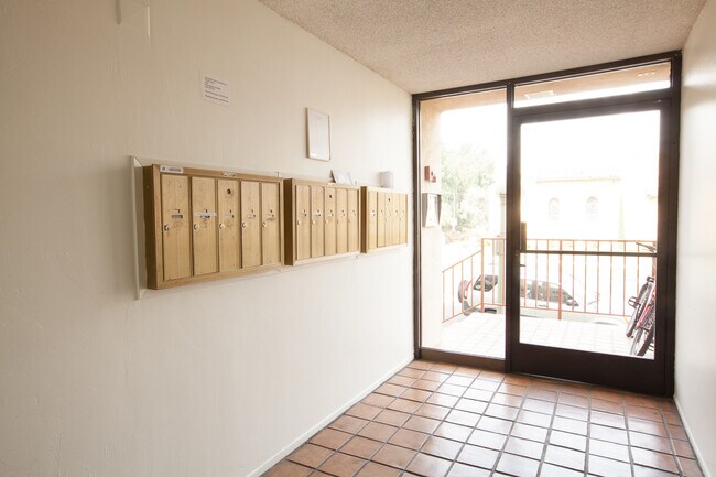 Foto del edificio - 601 Westholme Ave