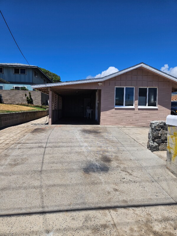 Building Photo - 118 S Wakea Ave