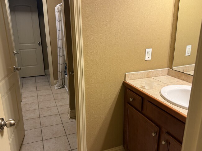 Foto del edificio - 43215 Creek Cir