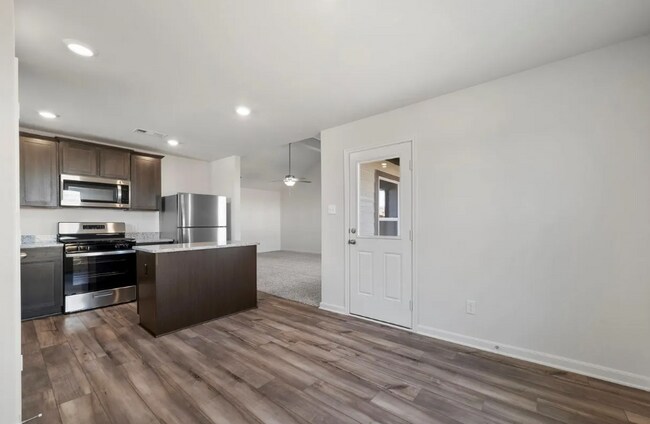 Building Photo - 526 A D Crain St