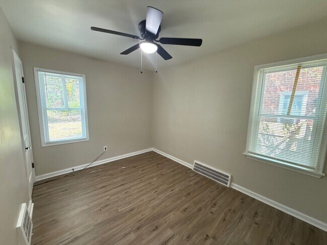 Foto del edificio - Fully Renovated 3-Bedroom Home – Move-In Ready for You!