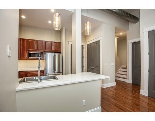 Building Photo - 12 Lothrop St