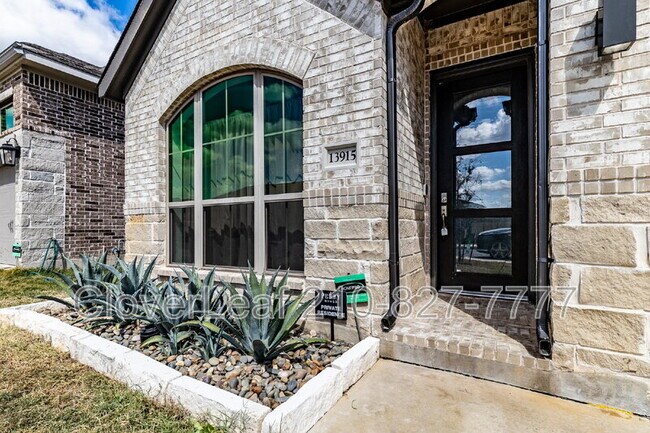 Building Photo - 13915 Runner Way