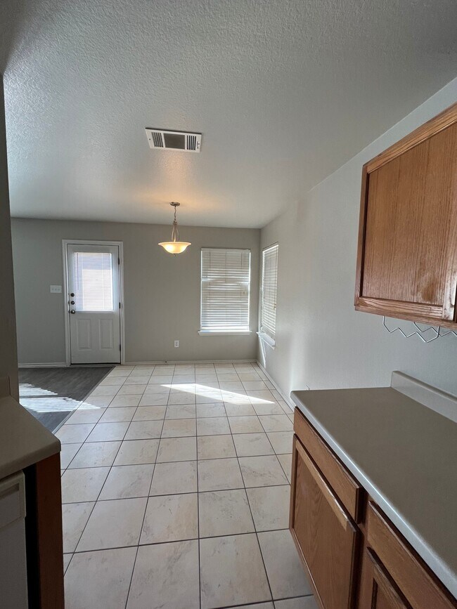 Foto del edificio - 232 Buttercup Way