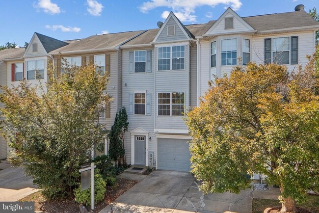 Building Photo - 1330 Hampshire Dr