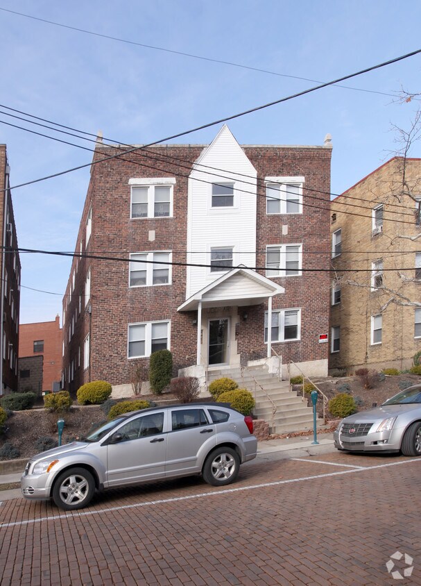 Building Photo - 716 Roselawn Ave