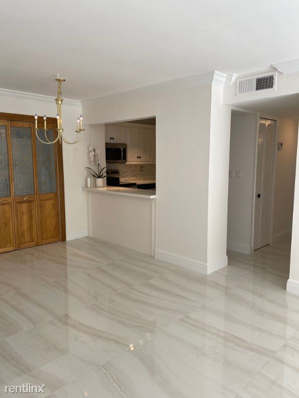 Foto del edificio - 860 NW 87th Ave