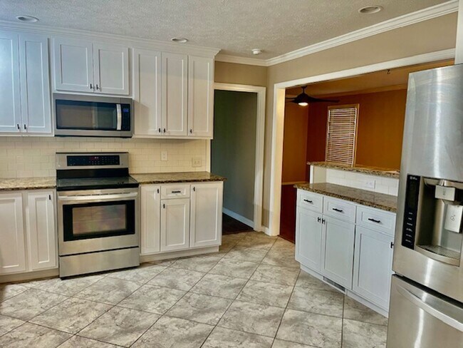 Foto del edificio - 32 Donley Dr NW