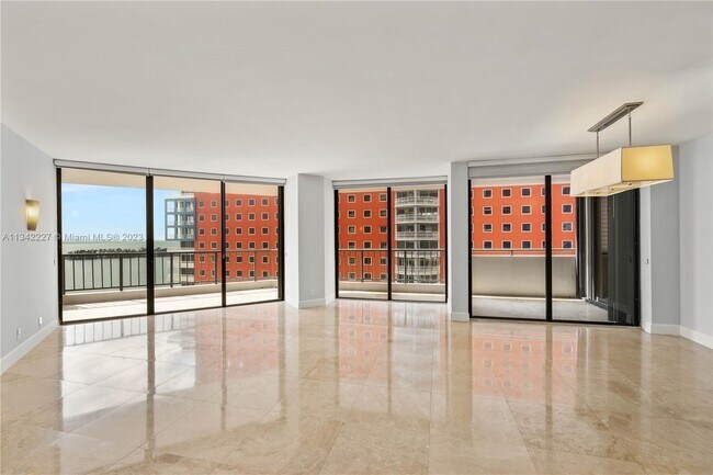 Building Photo - 1581 Brickell Ave