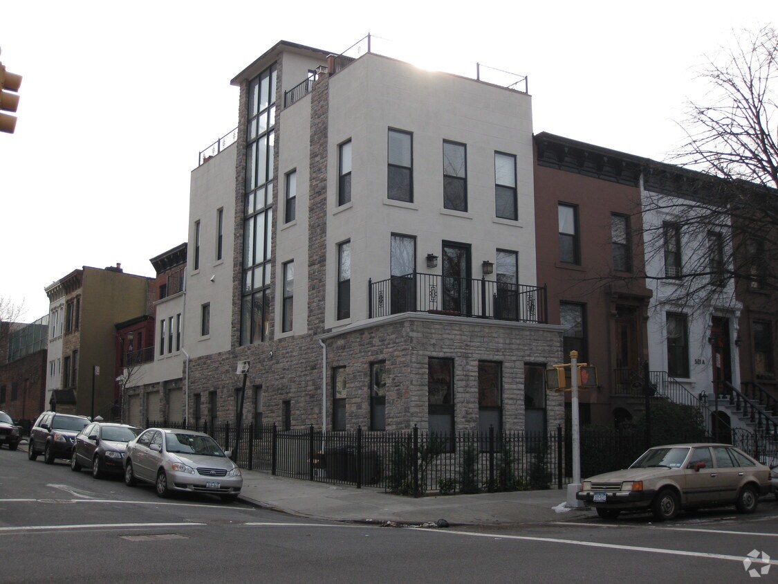 Building Photo - 519 6th Ave