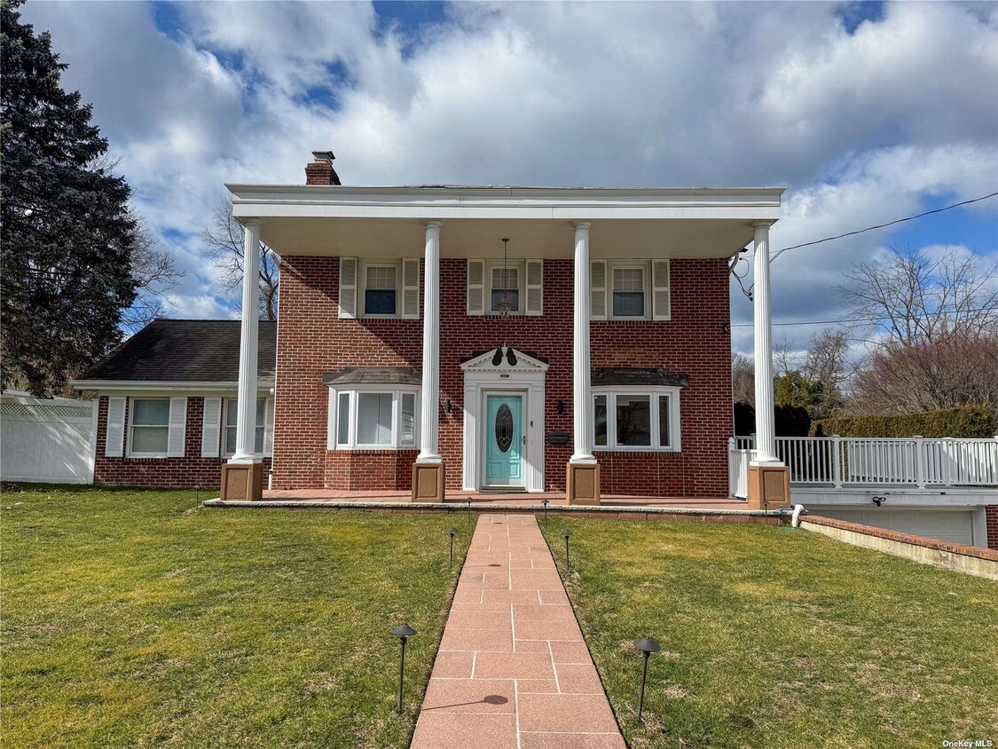 Primary Photo - 10 Wolfle St