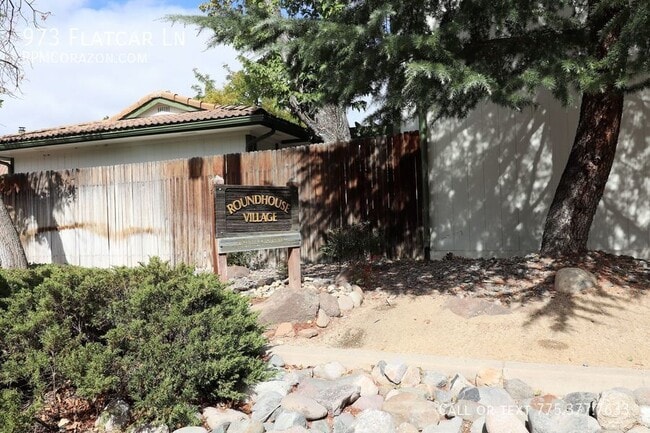 Foto del edificio - 973 Flatcar Ln