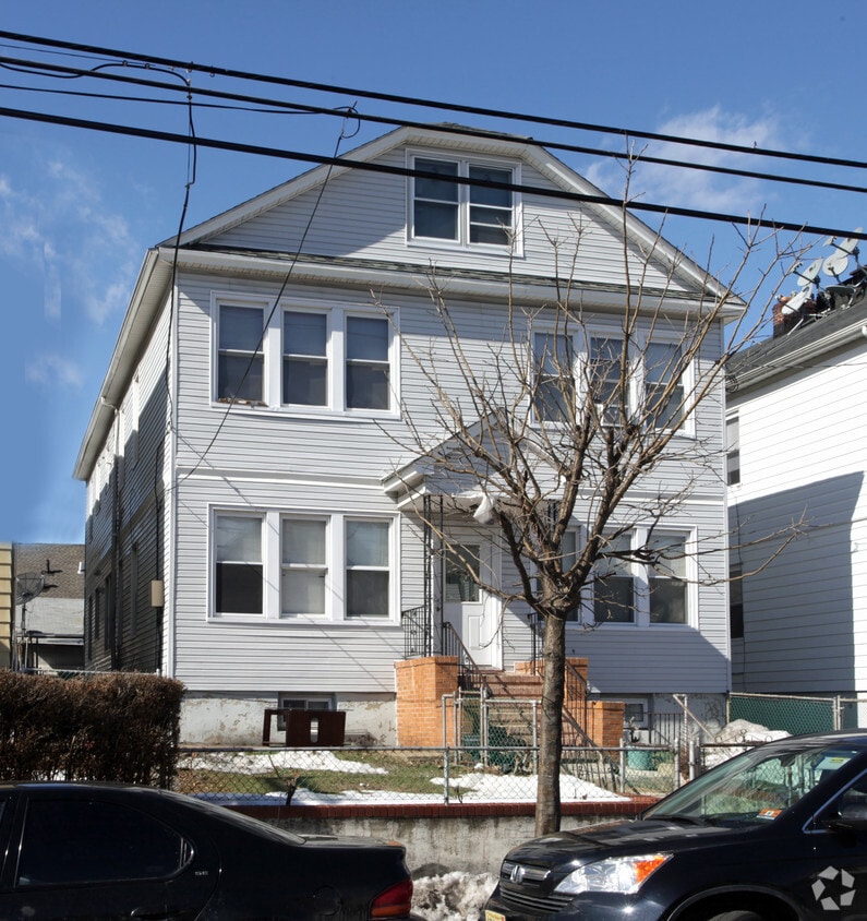 Building Photo - 1004 Monroe Ave
