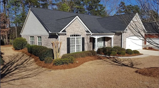 Building Photo - Room in House on Stoneleigh Run Dr NE