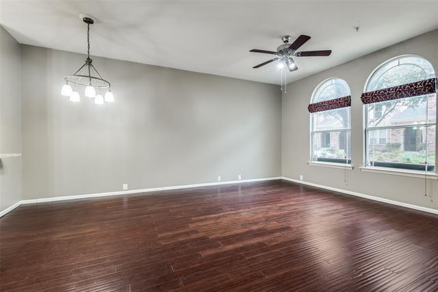 Foto del edificio - 516 Legends Dr