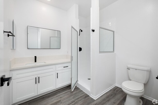 Interior Photo - 1527 Veteran Ave