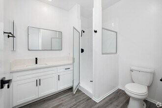 Interior Photo - 1527 Veteran Ave