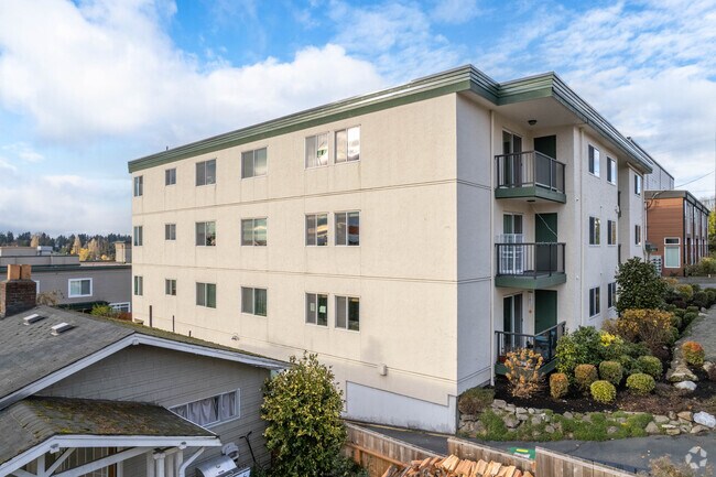 Exterior - 8747 Phinney Ave