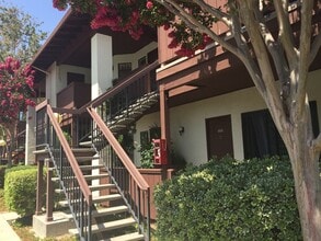 Building Photo - 431 Costa Mesa Terrace