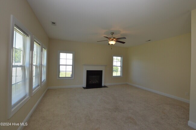 Building Photo - 131 Peytons Ridge Dr