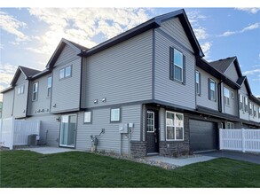 Building Photo - 5285 Long Pointe Pass