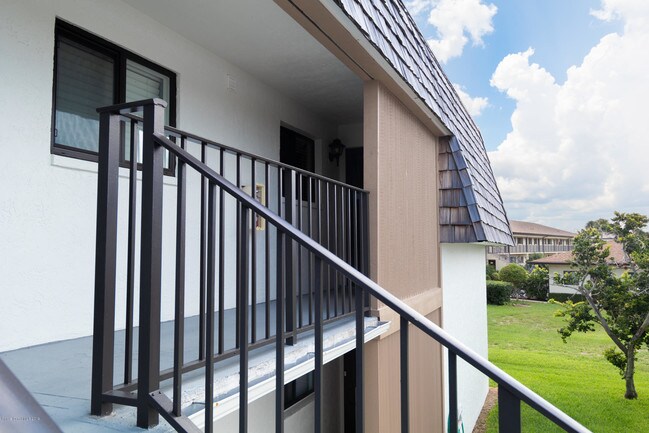 Foto del edificio - 205 S Banana River Blvd