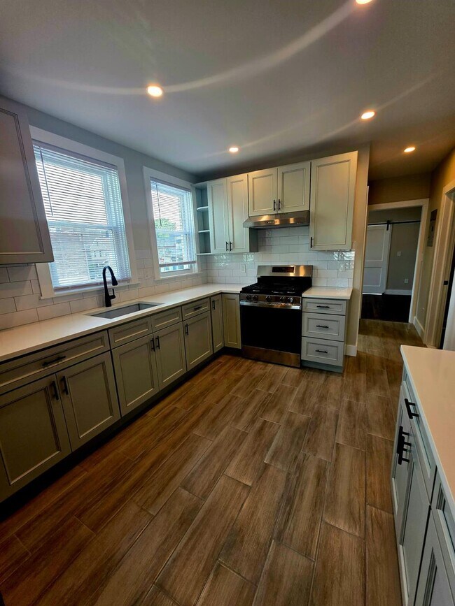 Foto del edificio - 348 Saw Mill River Rd