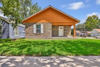 Building Photo - 520 E Defee Ave