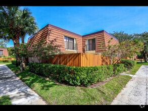 Building Photo - 2734 27th Ct