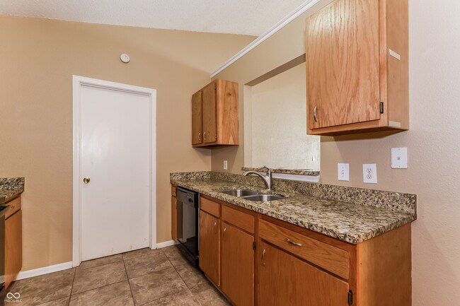 Foto del edificio - 4206 Village Trace Blvd