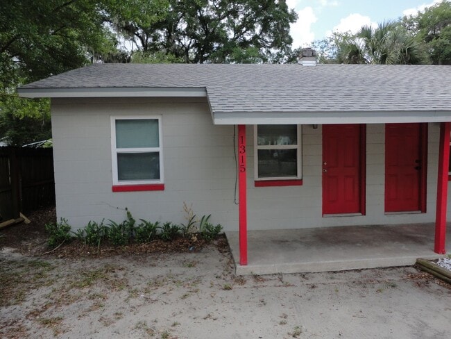 Nice recently Remodel 2 bedroom/1 bath duplex - Nice recently Remodel 2 bedroom/1 bath duplex House