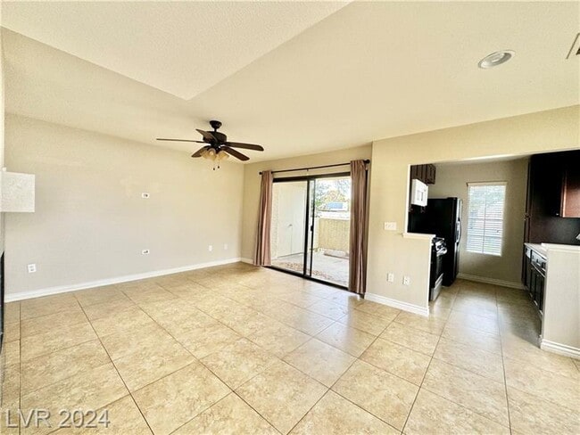 Building Photo - 4819 S Torrey Pines Dr