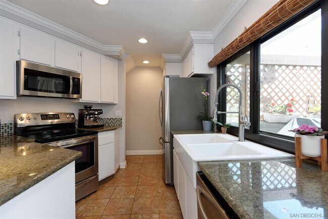 Building Photo - 2277 Caminito Pescado