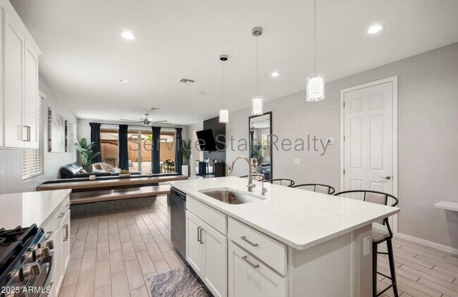 Foto del edificio - 17968 W Hilton Ave