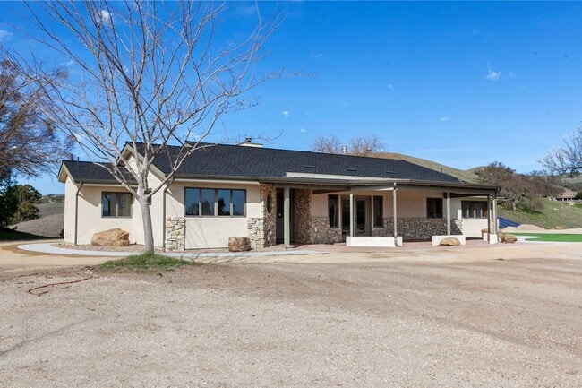 Foto del edificio - 8850 Rocky Canyon Rd