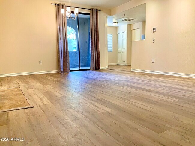 Foto del edificio - 15252 N 100th St