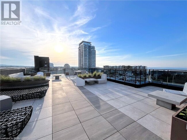 Building Photo - 10 Concord Pl